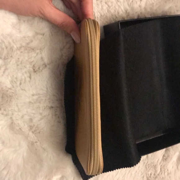 CHANEL - Beige Caviar Zipper Wallet - Picture 6 of 12